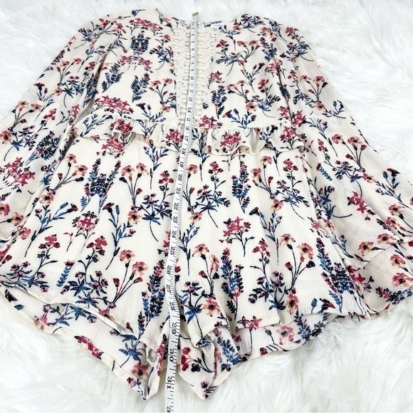 HONEY Punch BOHO Bell Sleeve Romper with Lace Panel, Size Small - Picture 7 of 7